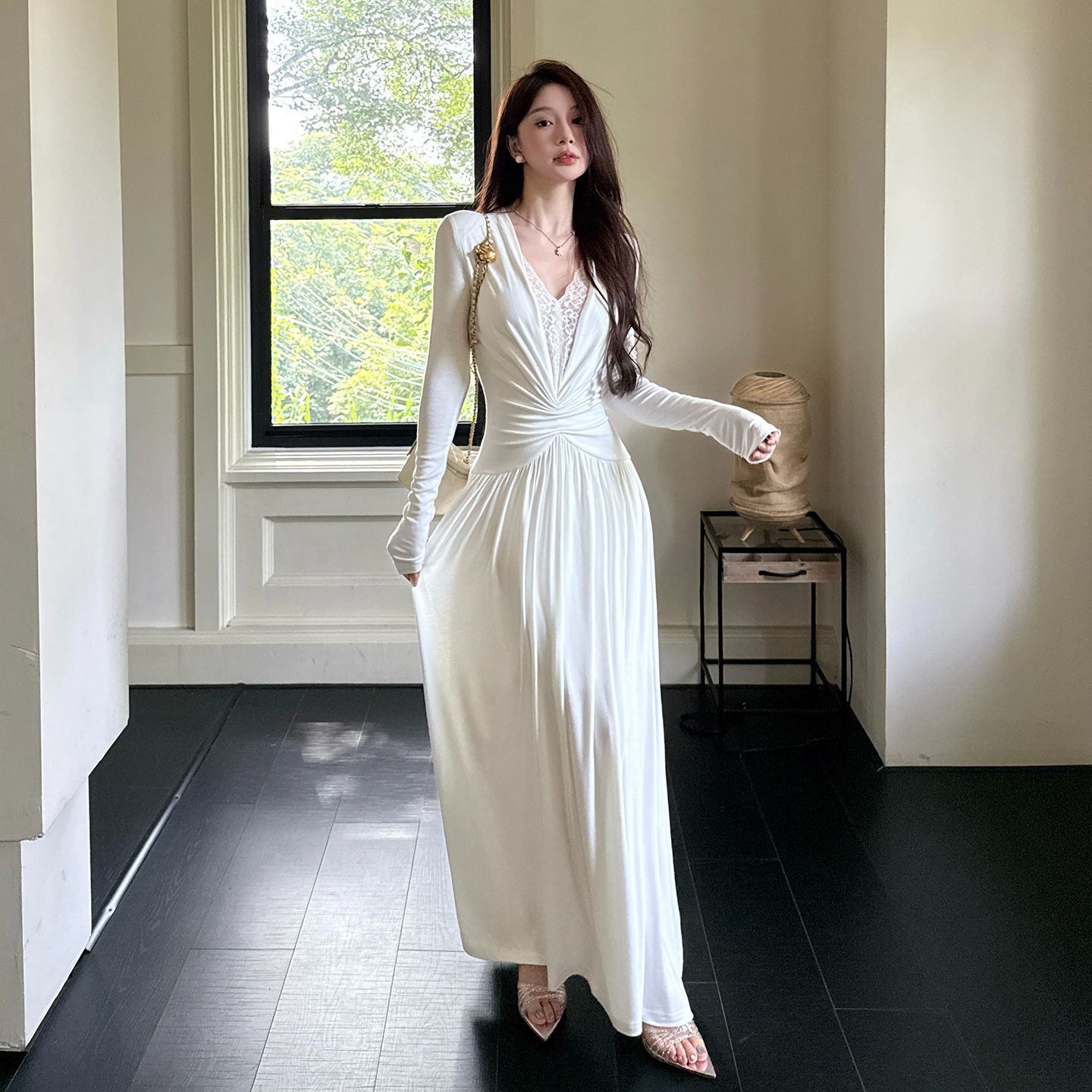 Women's Waist-Cinching Sexy Lace Long-Sleeve Dress